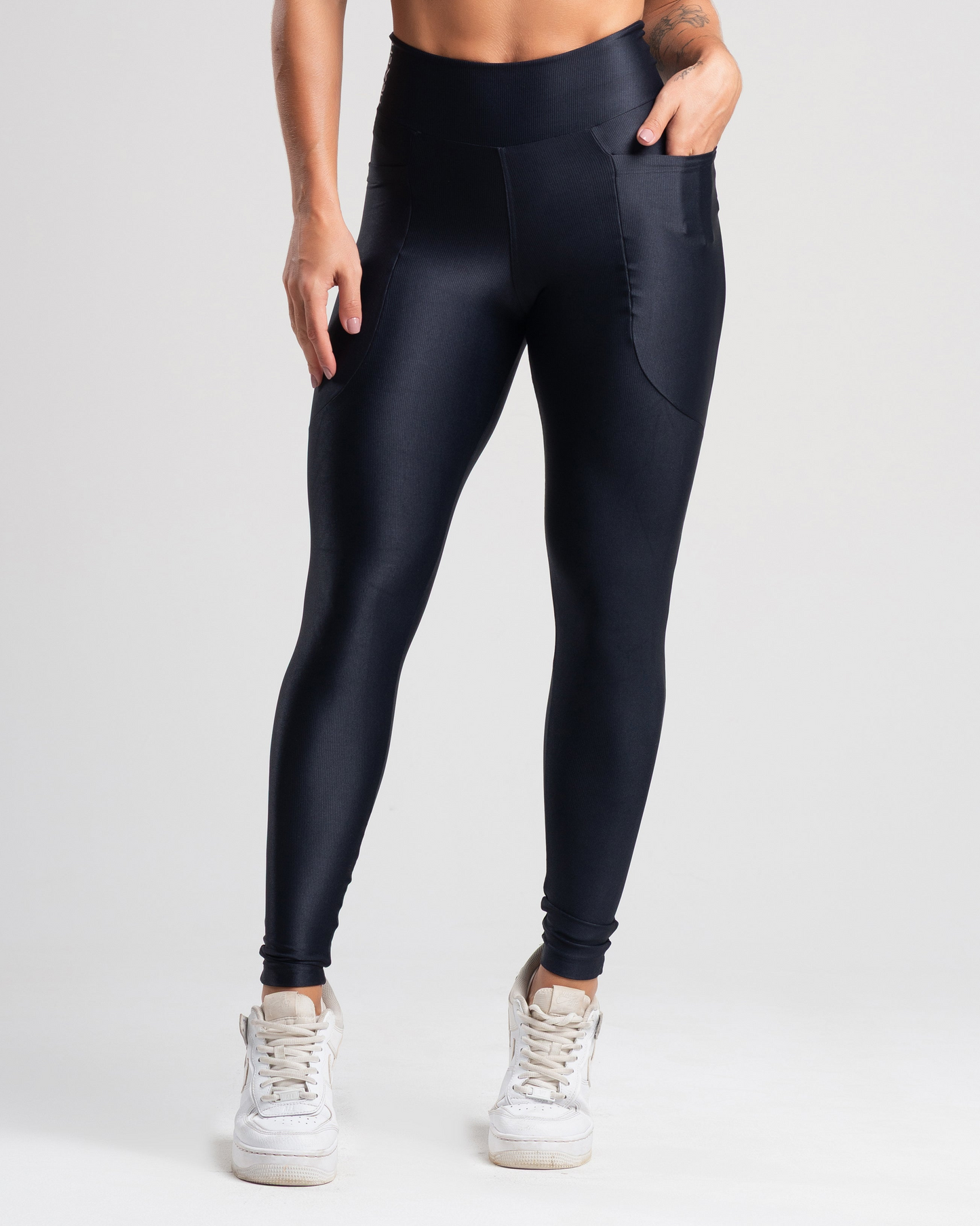 Legging Glow Pocket Preto Poliamida