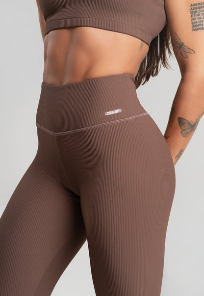 Conjunto Calça + Top Canelado Marrom