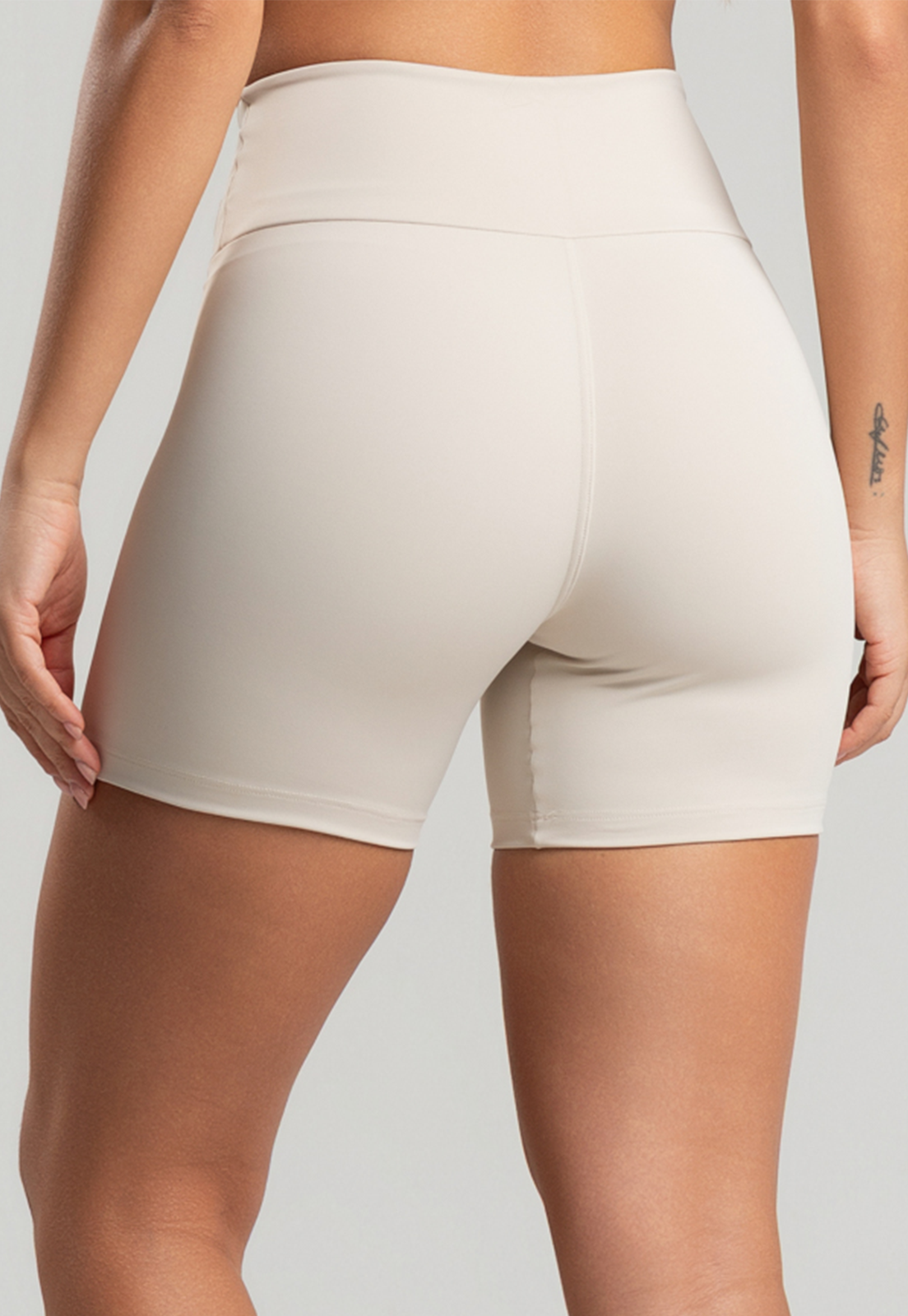 Short Basic Off White